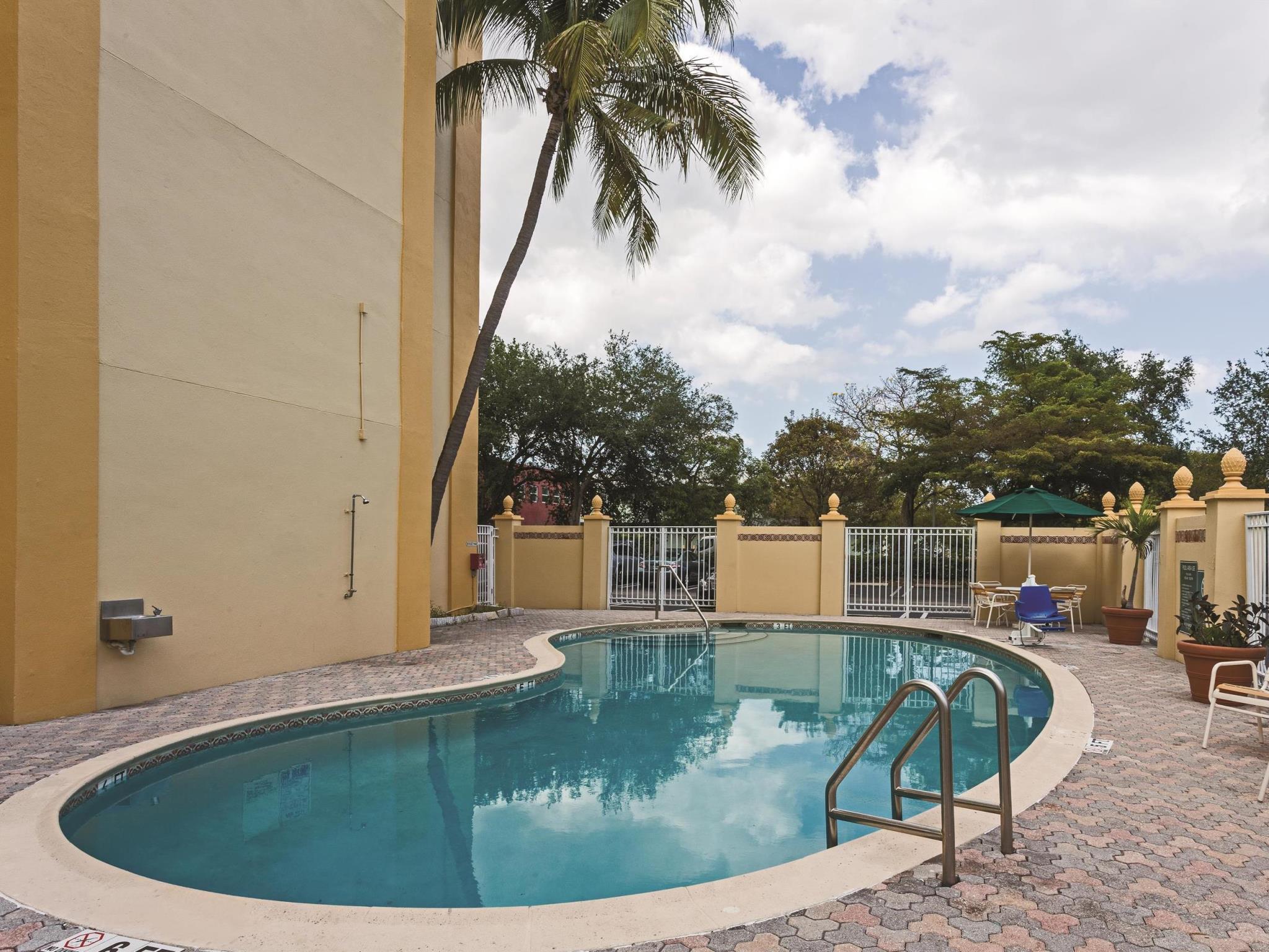 La Quinta By Wyndham West Palm Beach Airport Экстерьер фото
