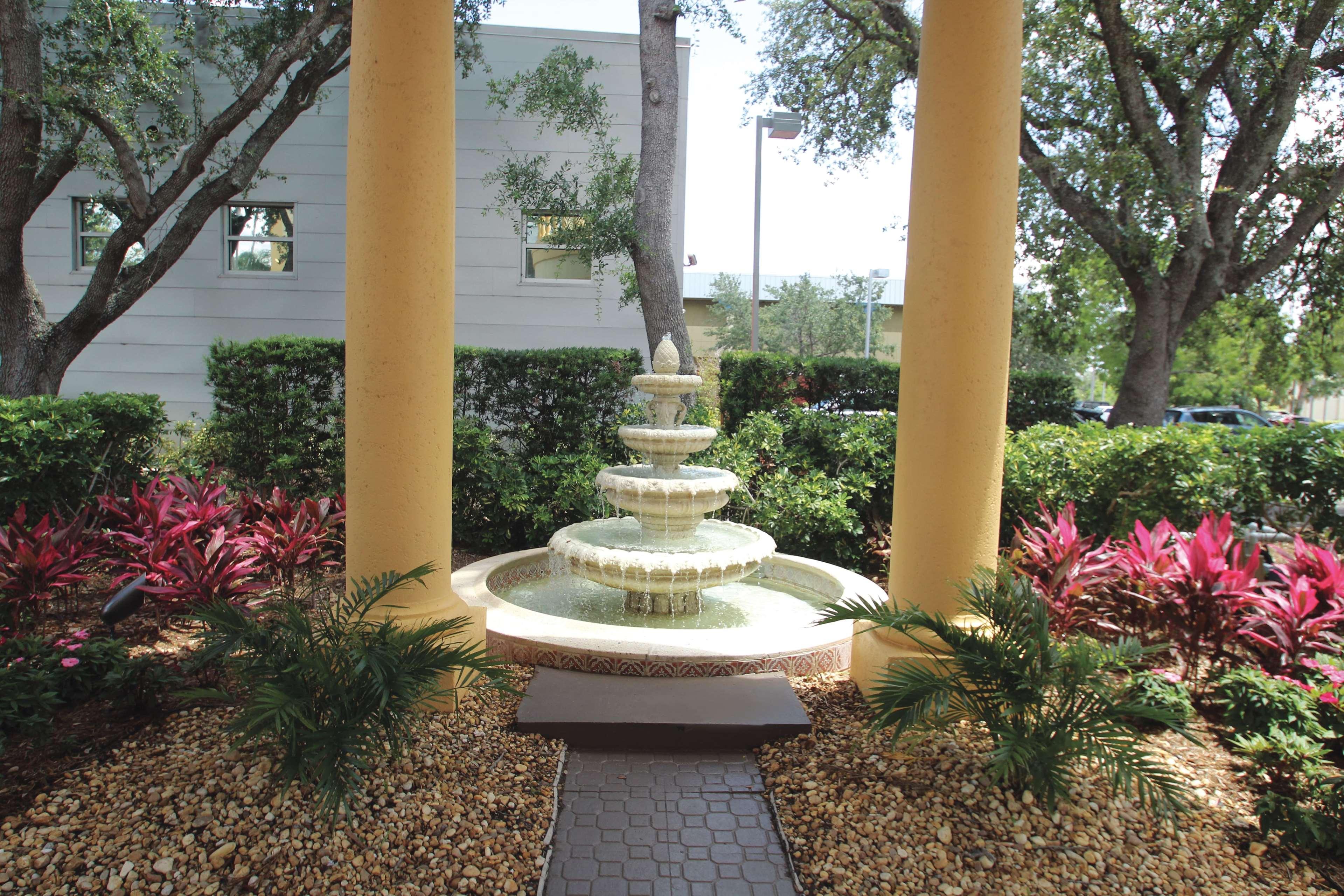 La Quinta By Wyndham West Palm Beach Airport Экстерьер фото